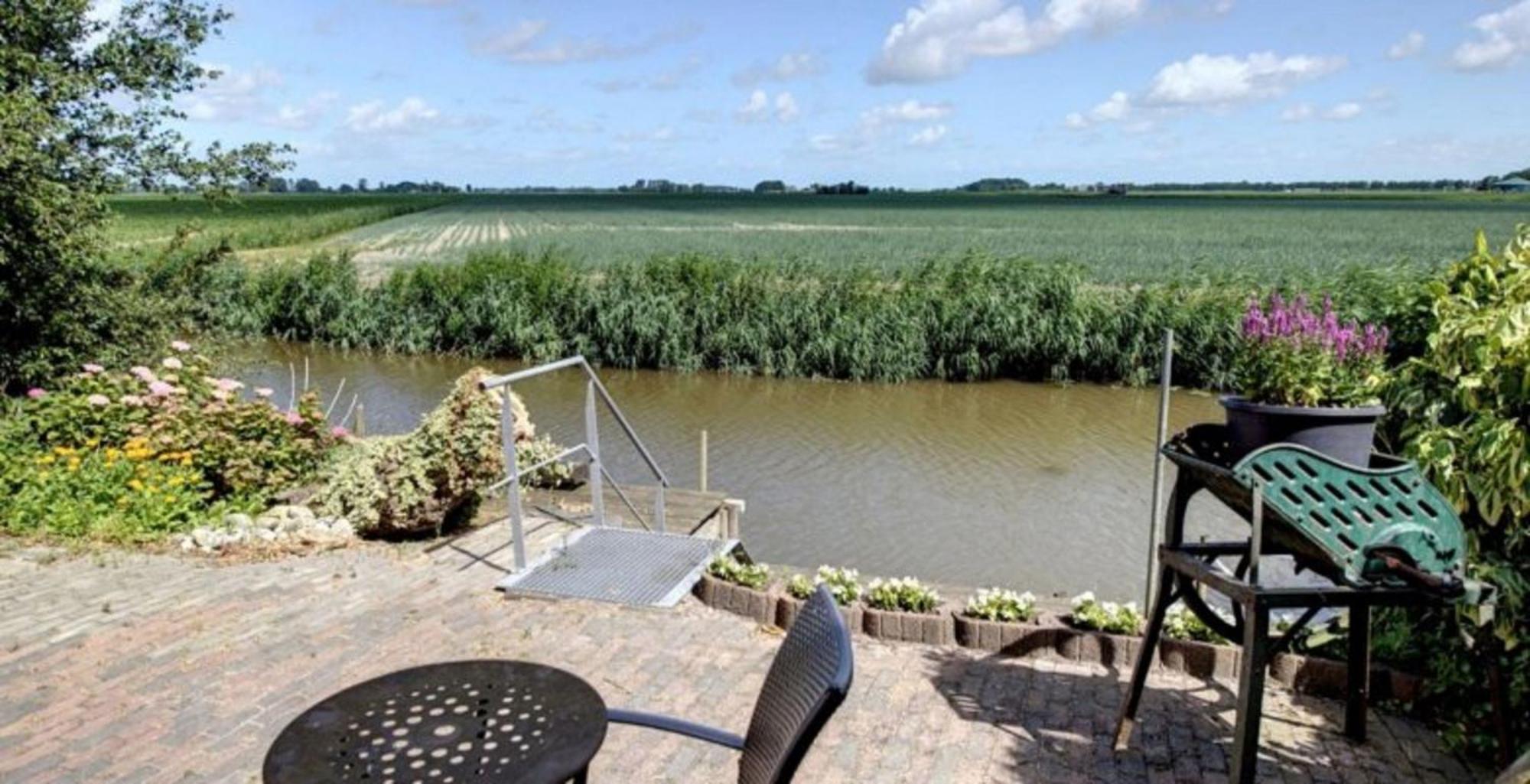 Appartement 2 Met Terras Aan De Tuin Van Op De Roemte Baflo Buitenkant foto
